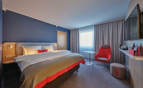 Holiday Inn Express Cologne Mulheim, an IHG