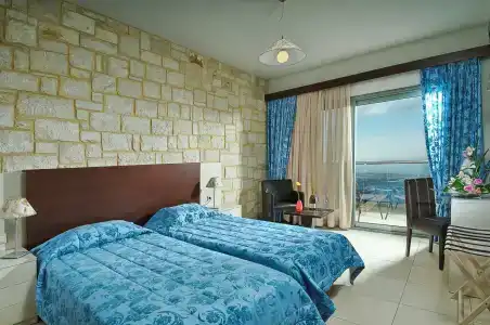 Royal Heights Resort Villas & Spa - 4