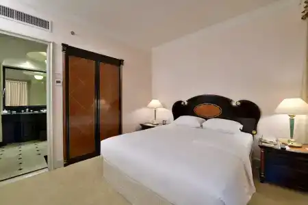 Evergreen Laurel Bangkok - 71