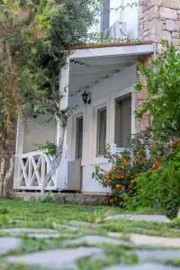 Moonshine & Suites - 30