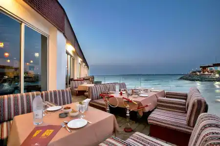 Dubai Marine Beach Resort & Spa - 7