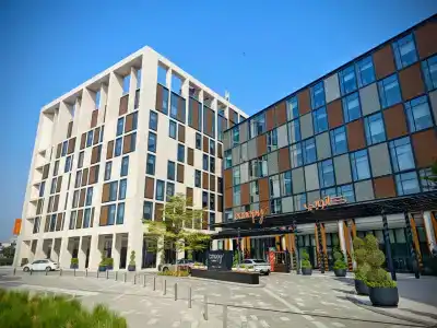 Canopy by Hilton Dubai Al Seef - 13