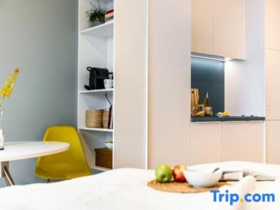 THE FLAG München M. - 48