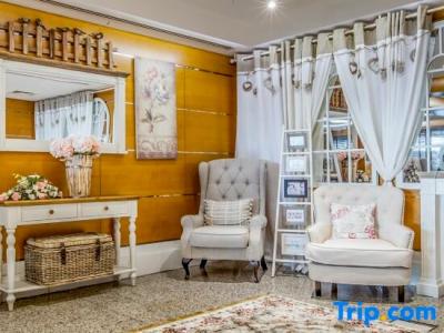 Golden Sands Apartments - 95