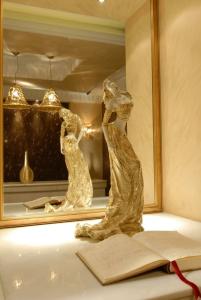Acropolis Museum Boutique - 13