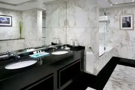 Mövenpick & Apartments Bur Dubai - 53