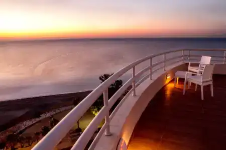 The Corner Park - 40