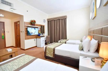 Nejoum Al Emarat - 71