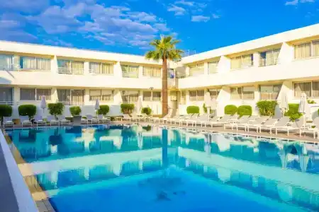 Melpo Antia & Suites
