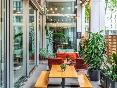 Ibis Barcelona Plaza Glòries 22@ - 34