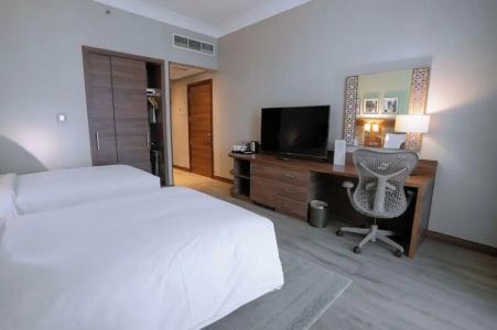 Hilton Garden Inn Dubai Al Muraqabat - Deira - 33