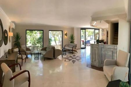 Moonshine & Suites - 73