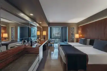 Paloma Perissia - 60