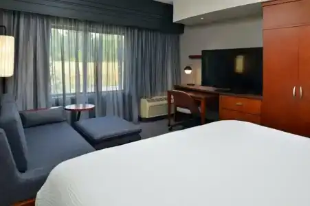 Courtyard by Marriott Harrisburg Hershey - 60