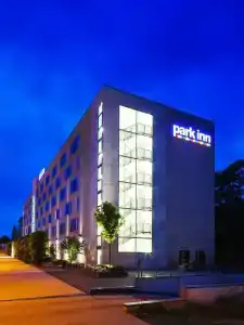 Park Inn by Radisson Frankfurt Airport - 28