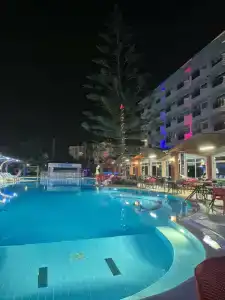 The Lumos Deluxe Resort & Spa - 54