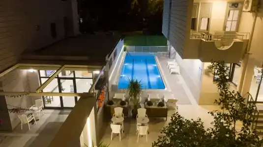 OPERA SUITES Apart - 2