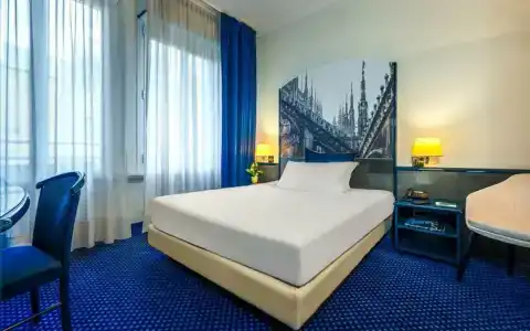 iHs Milano Ambasciatori - 1