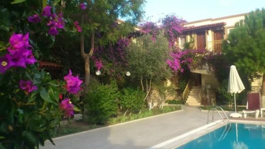 Moonshine & Suites - 48