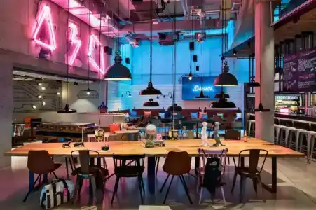 Moxy Frankfurt City Center - 8