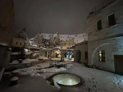 Village Cave House - 10