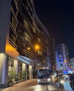 Grand Cosmopolitan - 28