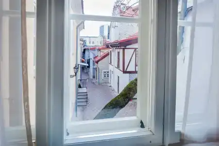 Three Crowns Residents - 4