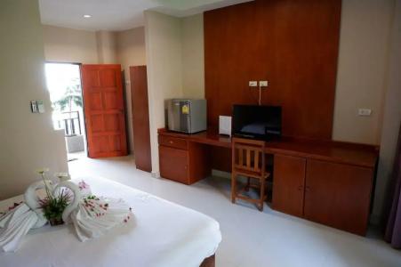 Kata Beachwalk and Bungalows - 81