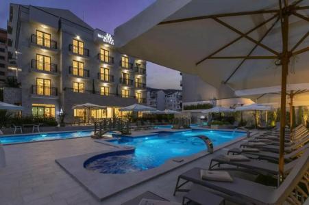 Boutique Momentum by Aycon - 24