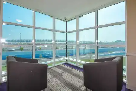 Premier Inn Dubai International Airport - 12