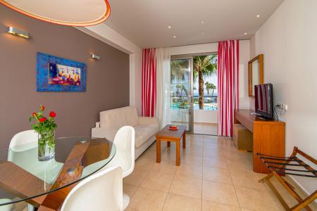 Royal Heights Resort Villas & Spa - 49