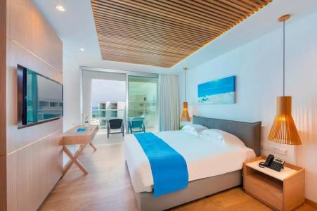 Limanaki Beach & Suites - 40