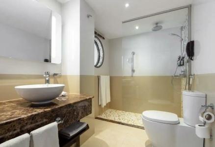 Crowne Plaza Muscat, an IHG - 50