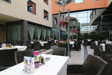 Cosmopolitan & Wellness - 52