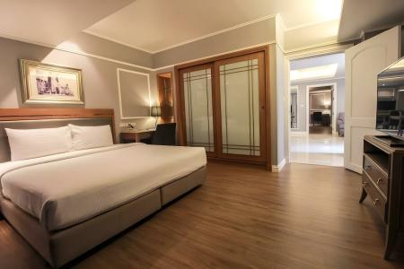 Hope Land Sukhumvit 24 - 42