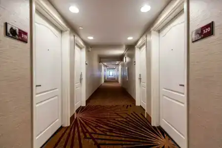 Hampton Inn Bismarck - 5