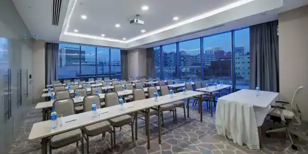 Hilton Garden Inn Istanbul Airport - 51