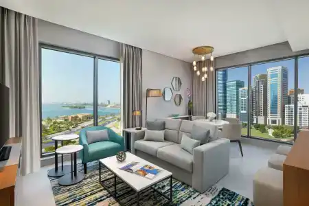 DoubleTree by Hilton Sharjah Waterfront And Residences - 2