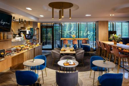 Rosslyn Thracia Sofia - 97