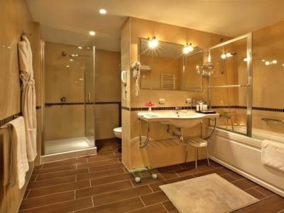 THE FLAG West M. - 20