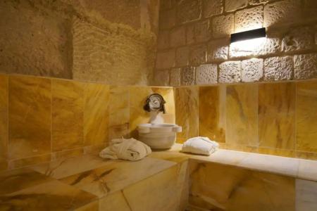 Shoestring Cave House - 83