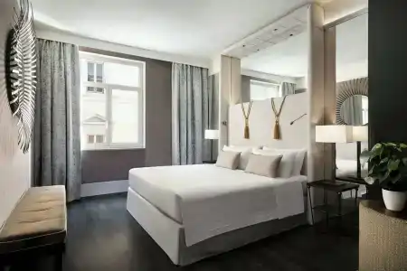 Sina Bernini Bristol, Autograph Collection - 4