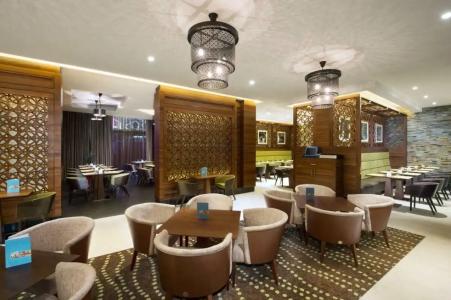 Hilton Garden Inn Dubai Al Muraqabat - Deira - 25