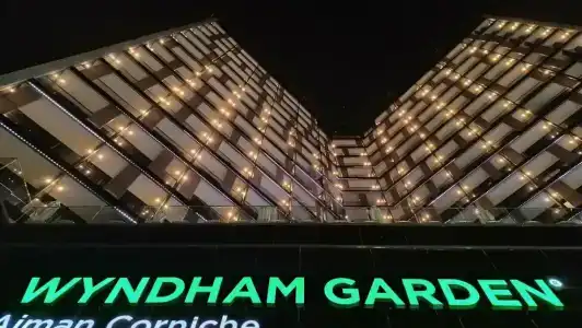 Wyndham Garden Ajman Corniche - 3