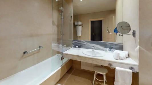 Radisson RED Madrid - 21