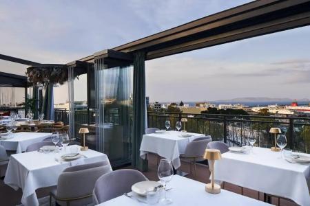 Legacy Gastro Suites - 32