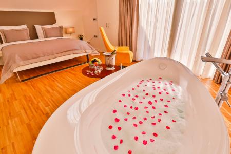 Business Life Boutique & Spa - 11