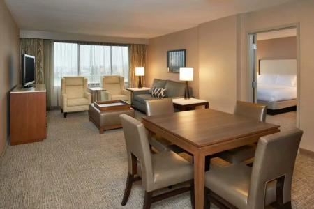 DoubleTree by Hilton Fresno Convention Center - 43