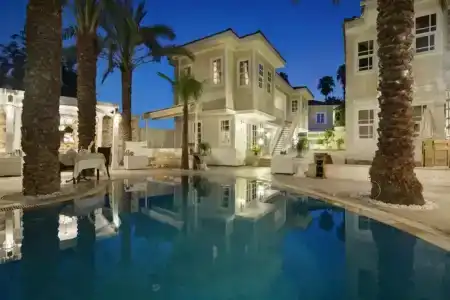 Elegance East - 36