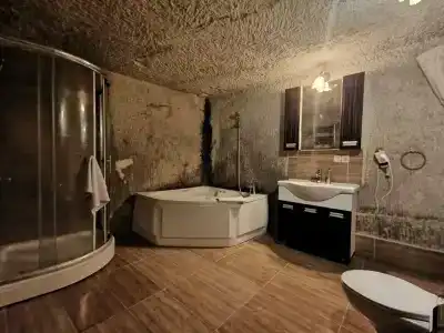 Falcon Cave Suites - 57